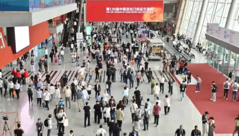 À la Foire de Canton, Quangong Machinery Co., Ltd. a gagné les faveurs des clients étrangers grâce à sa force.